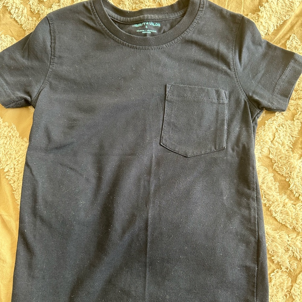 Liberty Valor white and navy boys T shirts size 5 - Picture 3 of 3